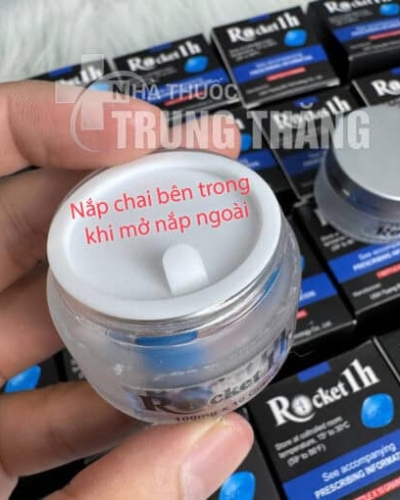 Viên uống Rocket 1h USA hỗ trợ cương cứng – tay cầm hủ trong mở nắp lộ nắp lót trắng, chữ đỏ chú thích