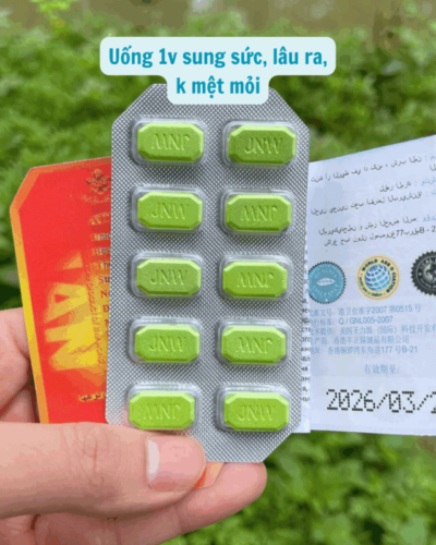 Ngựa Thái Xanh tem vàng chính hãng – Tay cầm vỉ viên xanh và tờ giấy ghi liều dùng