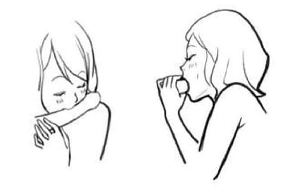 Típ dùng Love Mint tinh tế — kiểm tra mùi cơ thể và hơi thở thơm mát trước khi gần gũi
